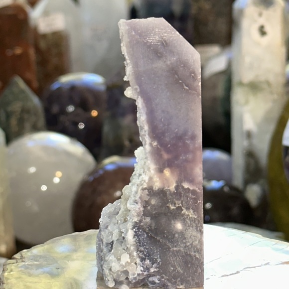 🔥SALE🔥 Grape Agate 4 Sided Crystal Point With One Side Raw Stone! - Picture 6 of 8